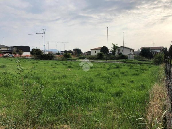 terreno edificabile in vendita a Palazzolo sull'Oglio