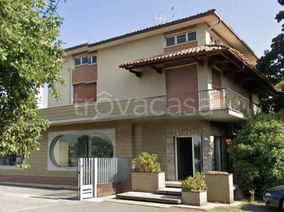casa indipendente in vendita a Palazzolo sull'Oglio