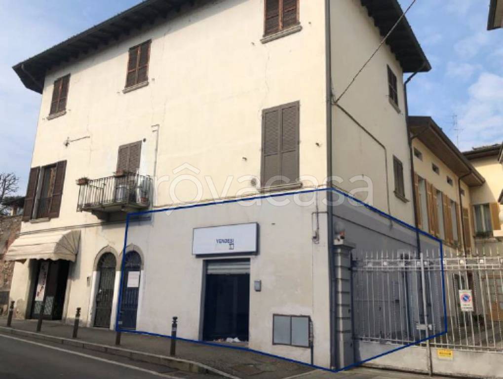 negozio in vendita a Palazzolo sull'Oglio