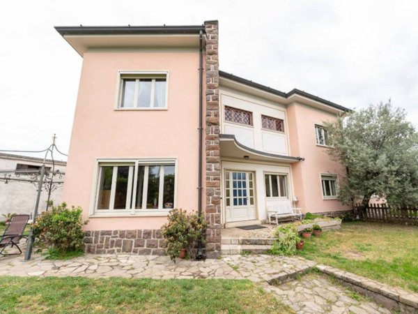 casa indipendente in vendita a Palazzolo sull'Oglio