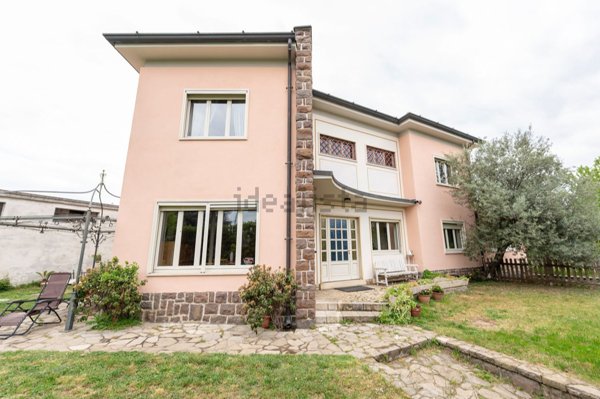 casa indipendente in vendita a Palazzolo sull'Oglio