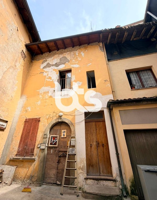 casa indipendente in vendita a Palazzolo sull'Oglio
