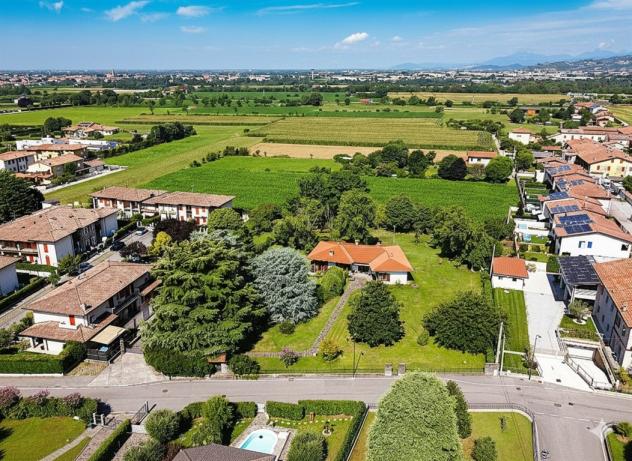 casa indipendente in vendita a Palazzolo sull'Oglio