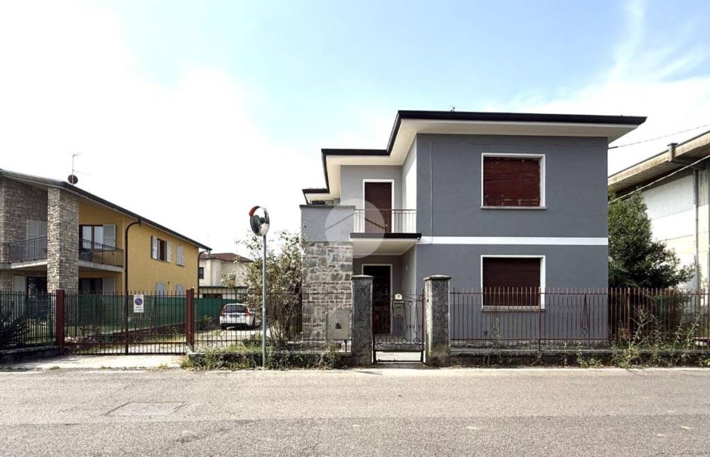 casa indipendente in vendita a Palazzolo sull'Oglio in zona San Pancrazio