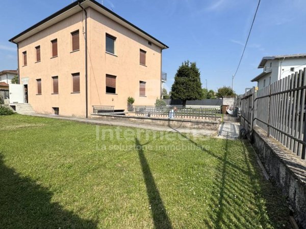 casa indipendente in vendita a Palazzolo sull'Oglio in zona San Pancrazio