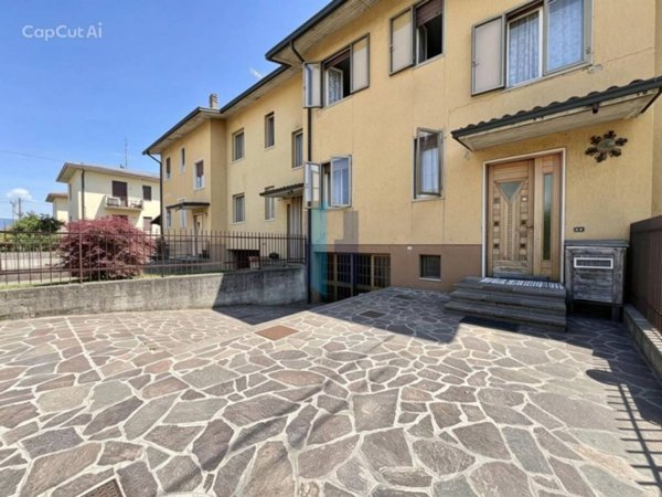 casa indipendente in vendita a Palazzolo sull'Oglio in zona San Pancrazio