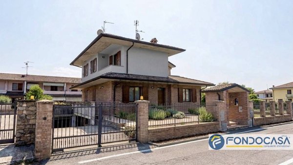 casa indipendente in vendita a Palazzolo sull'Oglio