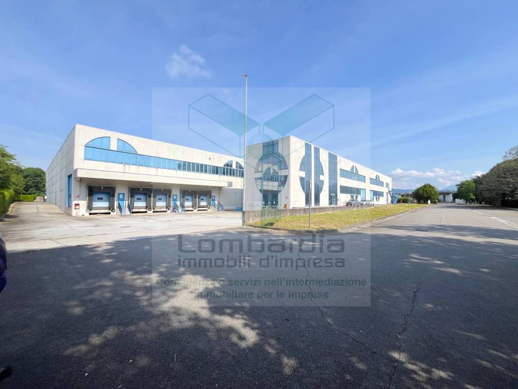 locale commerciale in vendita a Palazzolo sull'Oglio in zona San Pancrazio