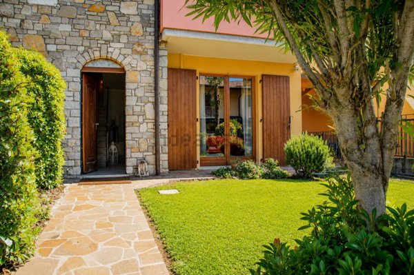 casa indipendente in vendita a Palazzolo sull'Oglio