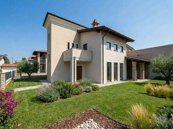 casa indipendente in vendita a Palazzolo sull'Oglio in zona San Pancrazio