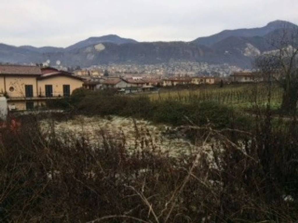 terreno edificabile in vendita a Paratico