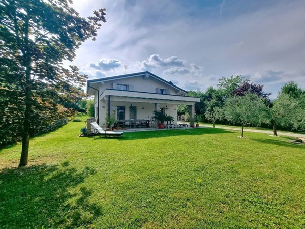 casa indipendente in vendita a Paratico