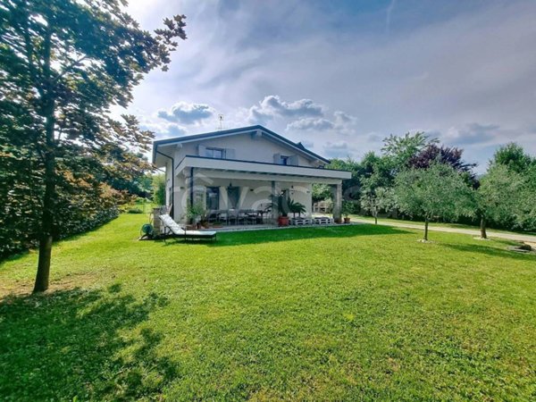 casa indipendente in vendita a Paratico