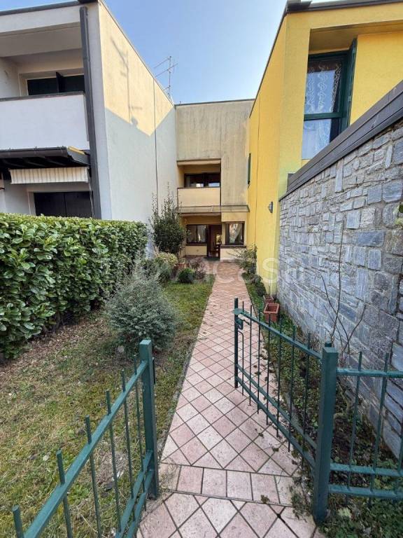 casa indipendente in vendita a Paratico