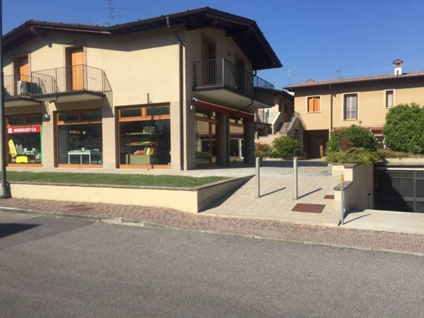 negozio in vendita a Paratico