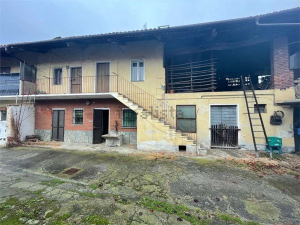 esavano in vendita a Cercenasco