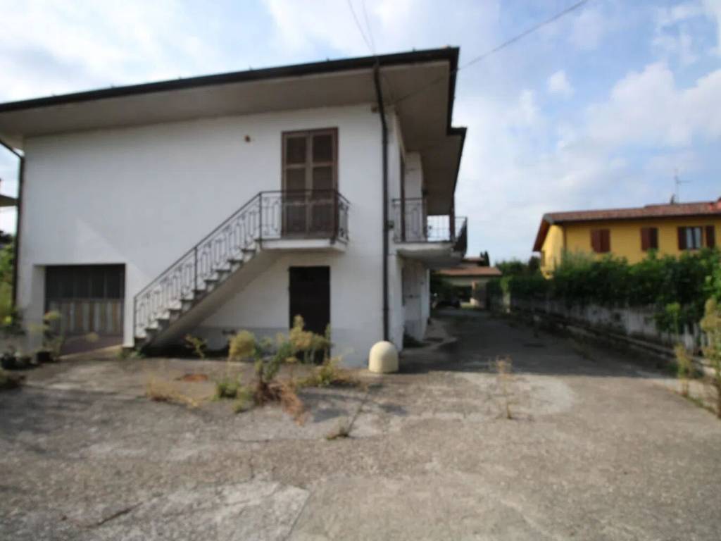 casa indipendente in vendita a Passirano in zona Monterotondo
