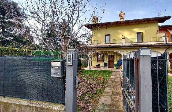 casa indipendente in vendita a Passirano in zona Camignone