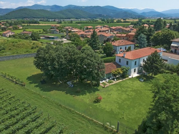 casa indipendente in vendita a Passirano