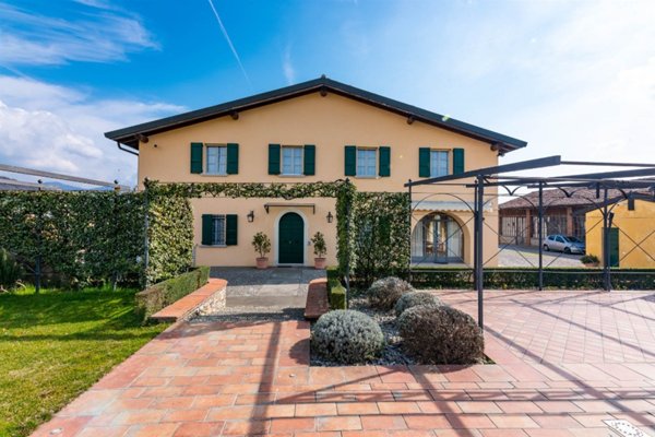 casa indipendente in vendita a Passirano in zona Camignone