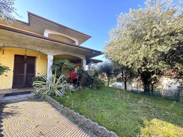 casa indipendente in vendita a Passirano in zona Monterotondo