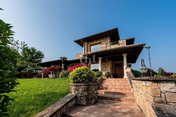 casa indipendente in vendita a Passirano