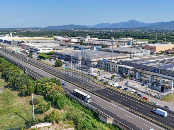 negozio in vendita a Passirano