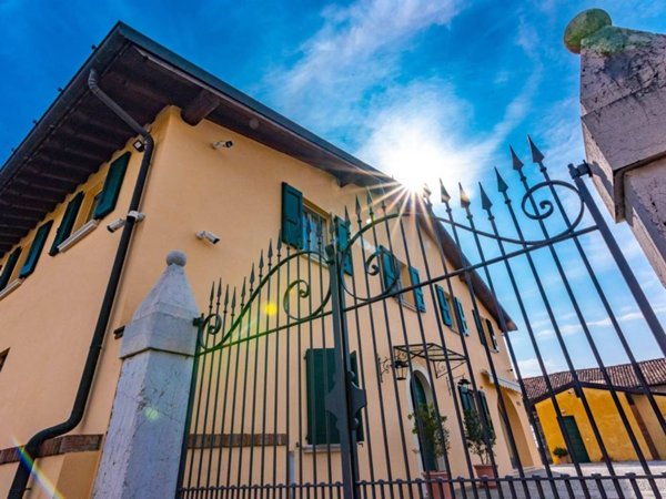 casa indipendente in vendita a Passirano