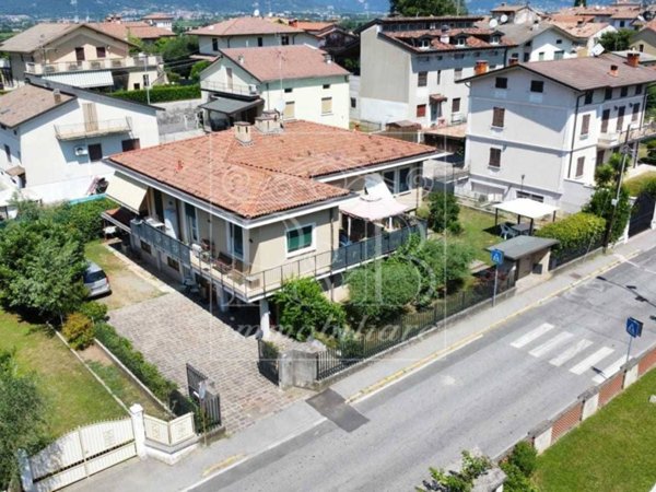casa indipendente in vendita a Passirano in zona Monterotondo