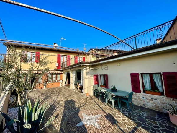 casa indipendente in vendita a Passirano