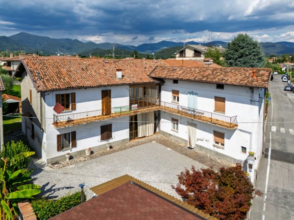 casa semindipendente in vendita a Passirano