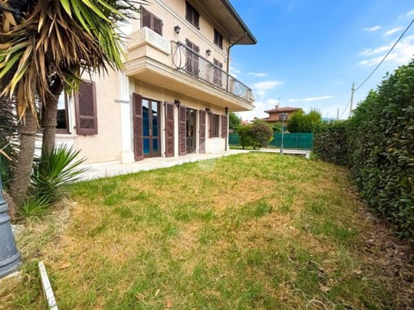 casa indipendente in vendita a Passirano in zona Monterotondo