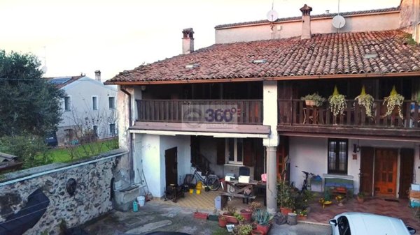 casa indipendente in vendita a Passirano in zona Camignone