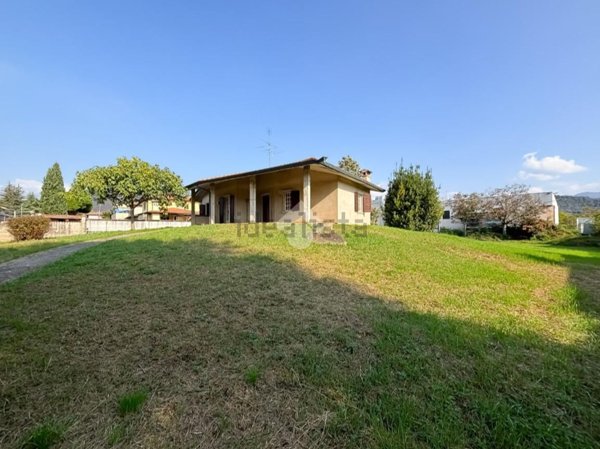 casa indipendente in vendita a Passirano in zona Camignone