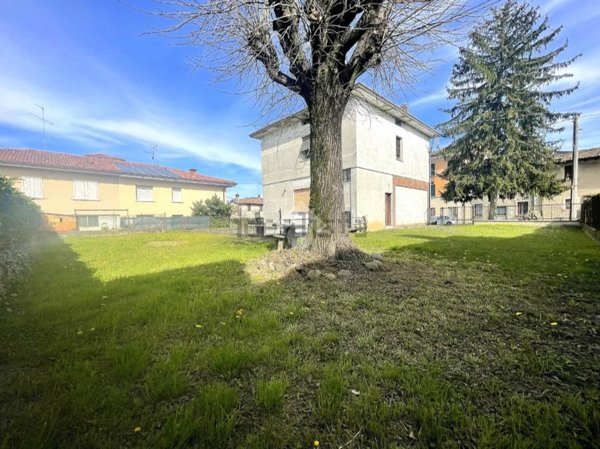 casa indipendente in vendita a Passirano in zona Camignone