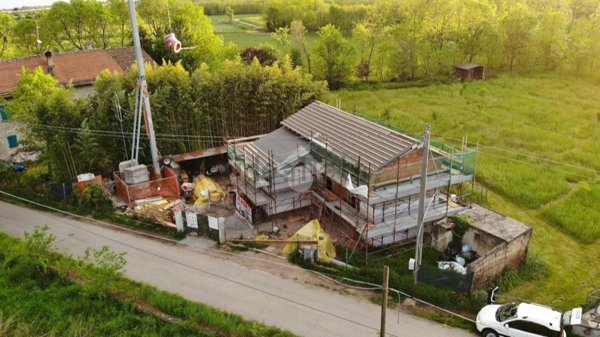 casa indipendente in vendita a Passirano