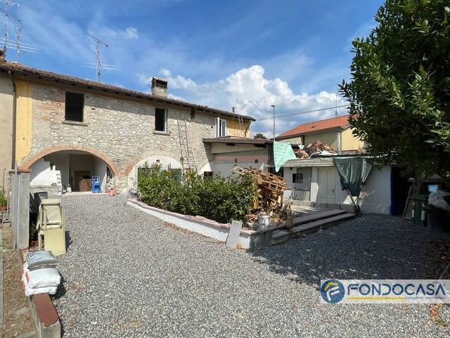 casa indipendente in vendita a Passirano in zona Monterotondo