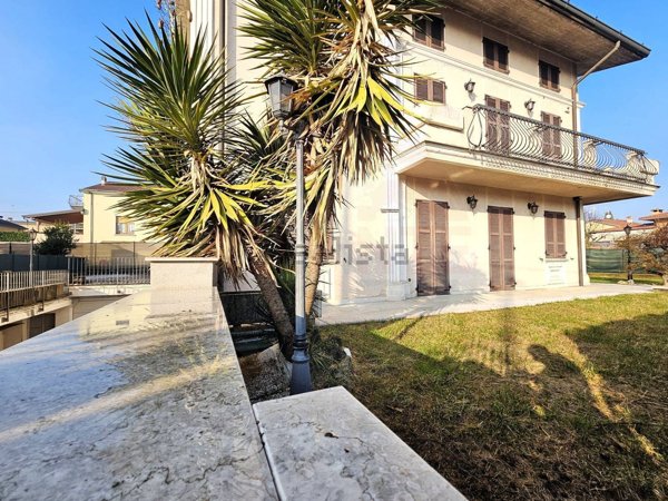 appartamento in vendita a Passirano in zona Monterotondo