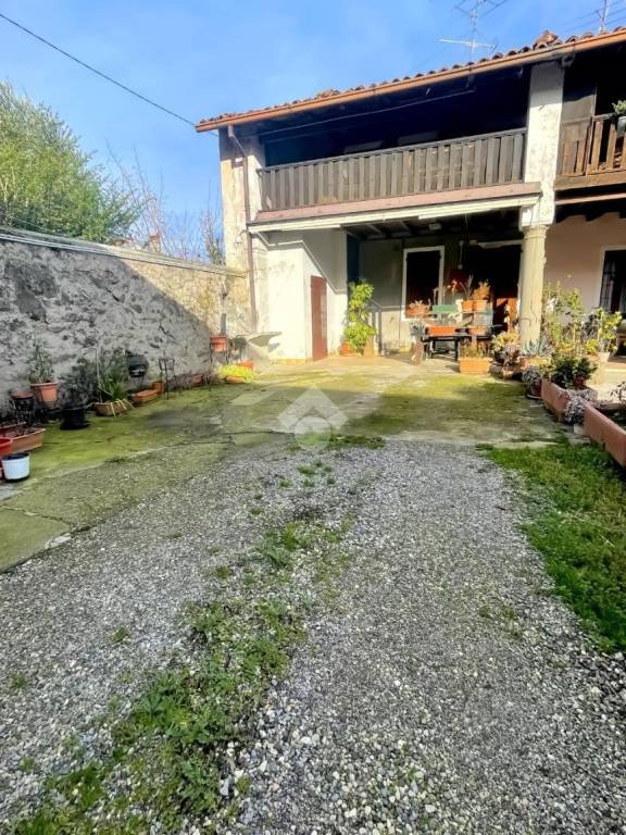 appartamento in vendita a Passirano in zona Camignone