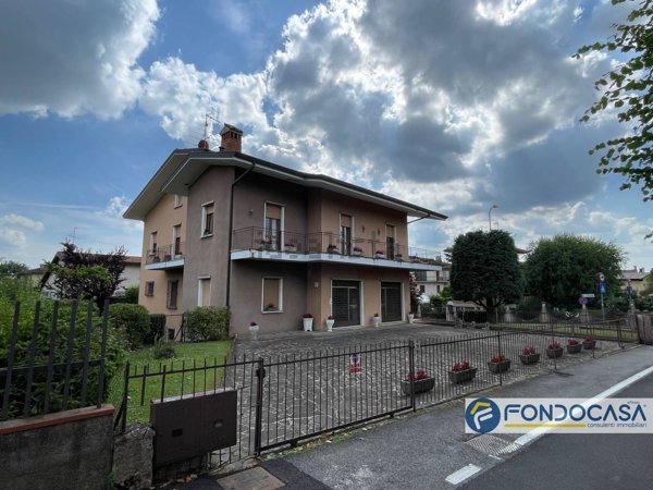 casa indipendente in vendita a Passirano