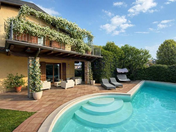 casa indipendente in vendita a Passirano