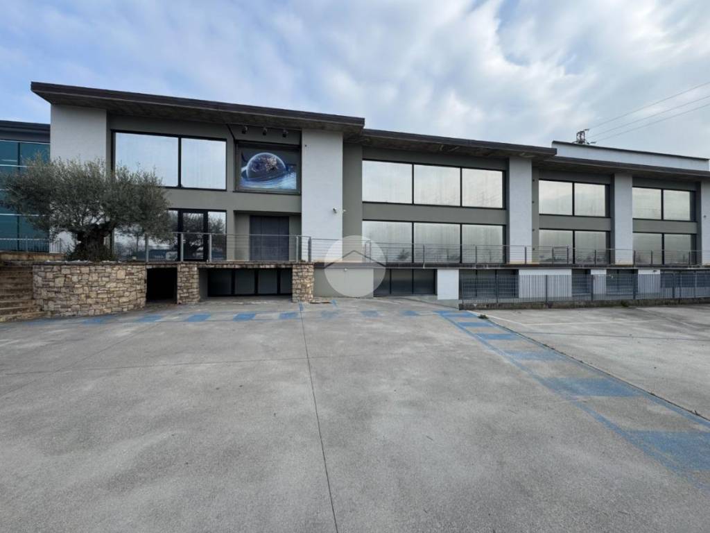 ufficio in vendita a Passirano