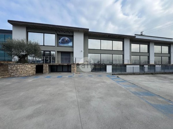 capannone in vendita a Passirano