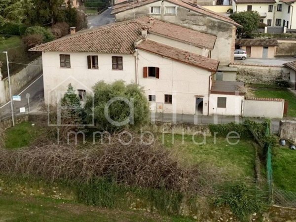 casa indipendente in vendita a Passirano in zona Monterotondo
