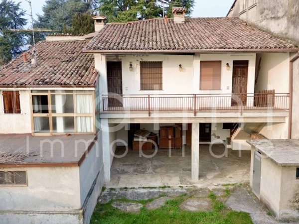 casa indipendente in vendita a Passirano in zona Monterotondo