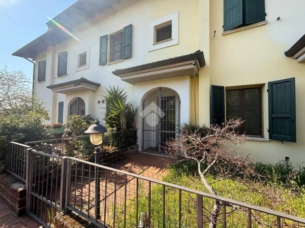 casa indipendente in vendita a Passirano in zona Monterotondo