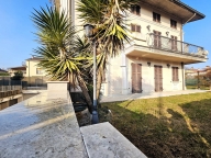 casa indipendente in vendita a Passirano in zona Monterotondo