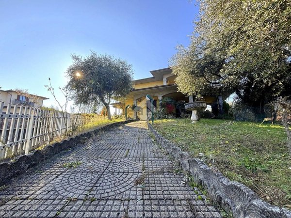 casa indipendente in vendita a Passirano in zona Monterotondo