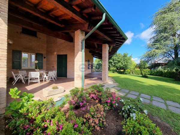 casa indipendente in vendita a Passirano