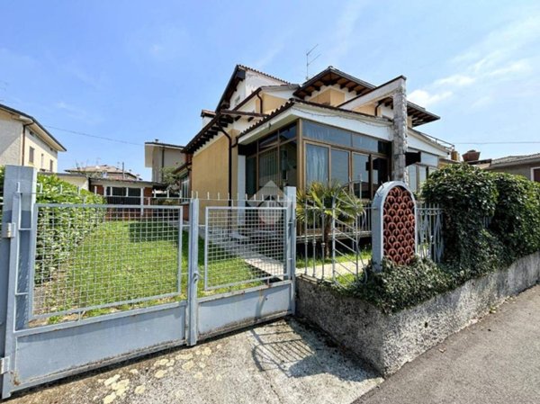 casa indipendente in vendita a Passirano